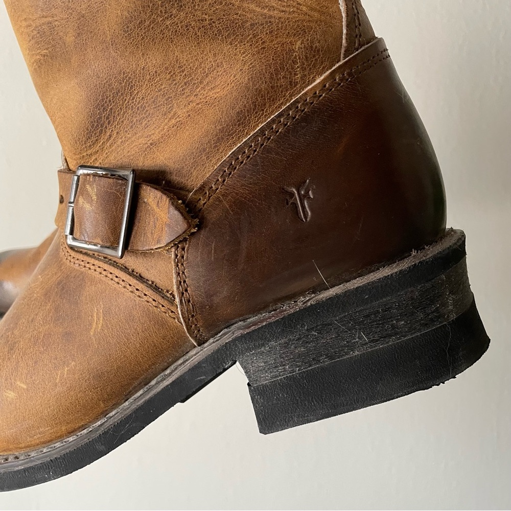FRYE Engineer 12R Biker Western Boots in distressed brown leather- women’s 8.5 - Picture 3 of 8